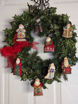 Vintage Rare Hallmark Santas Around The World  Display Wreath & 8 SATW Ornaments
