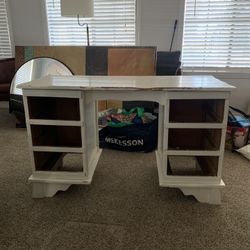 Desk For Your Next DIY