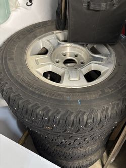 Snow Tires 265/70R 17 Radial SST 150$