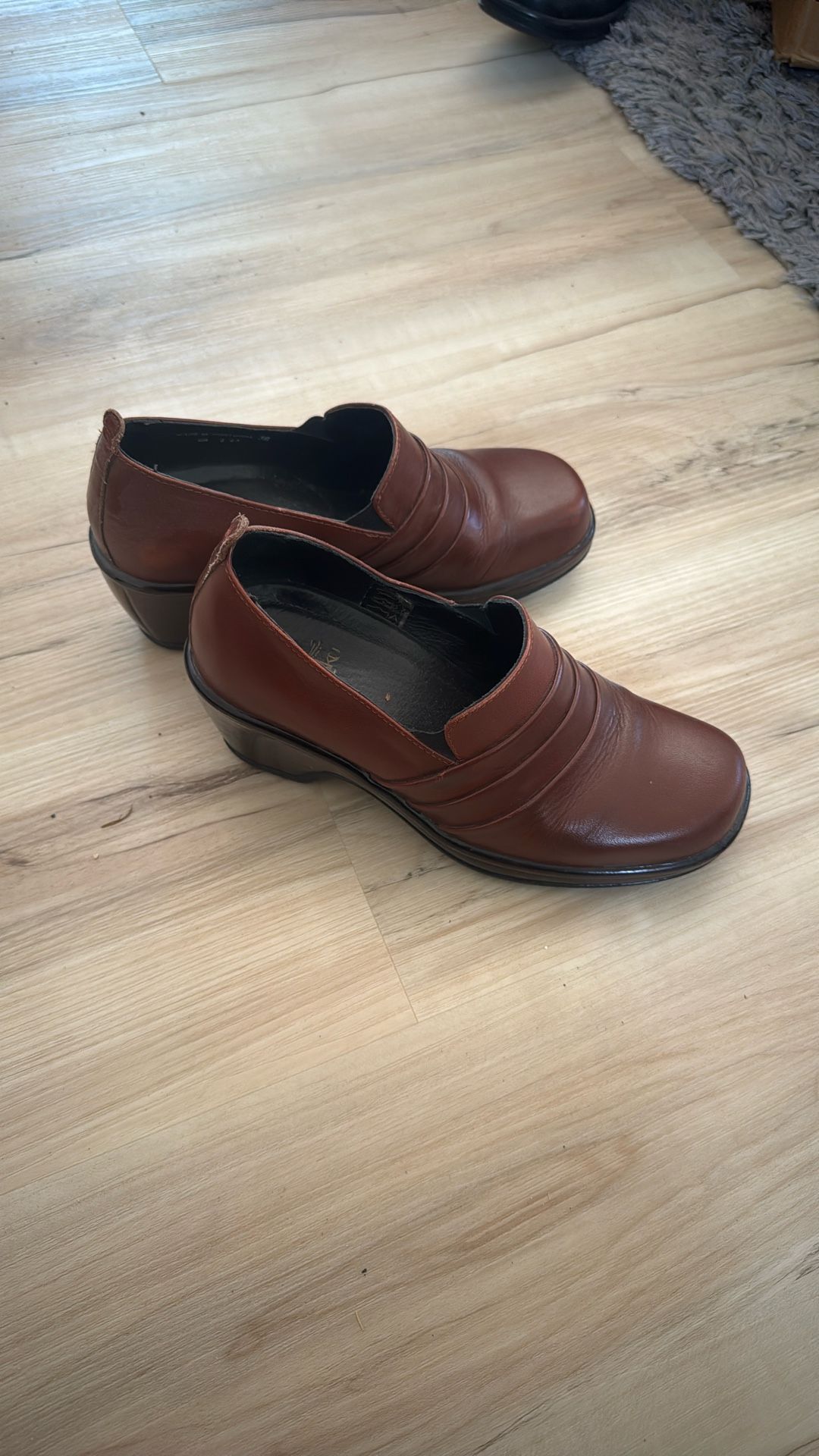 Dansko Reddish Brown Leather Shoes Size 36 Or 6.5
