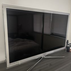 Samsung TV “50in