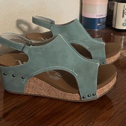 Very G Isabella Wedge Women’s Shoe, Size 11