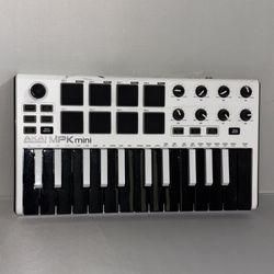 AKAI PROFESSIONAL MPK mini 25 Key Electronic Keyboard Synthesizer