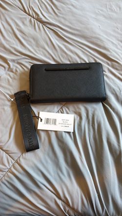 Steve Madden Black Zip Around Wallet
