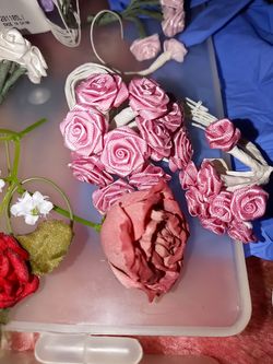 Mini silk craft roses $1.00 a bunch