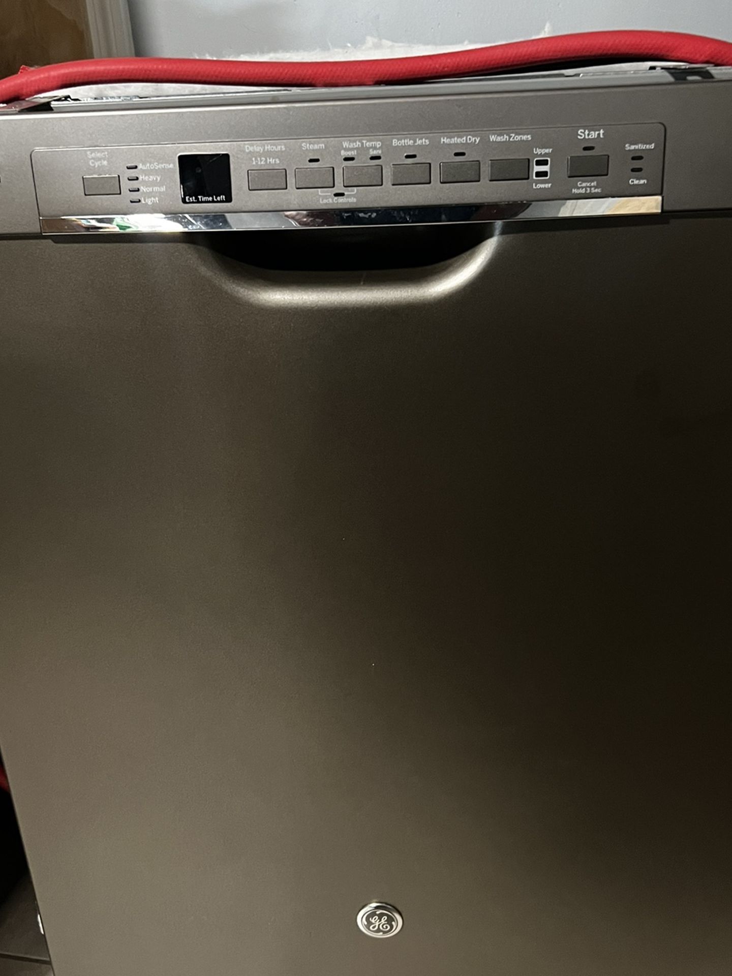 GE GDF630PMMES 24" Stainless Steel Built-In Dishwasher. Used .