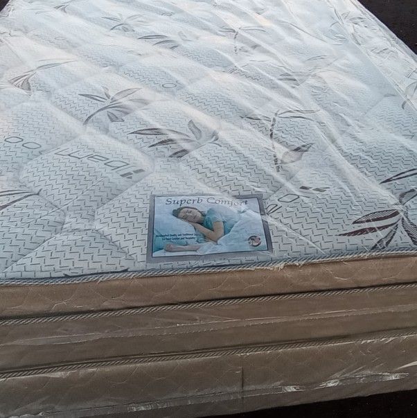 Brand New Queen Size Pillowtop Mattress Included Box Spring