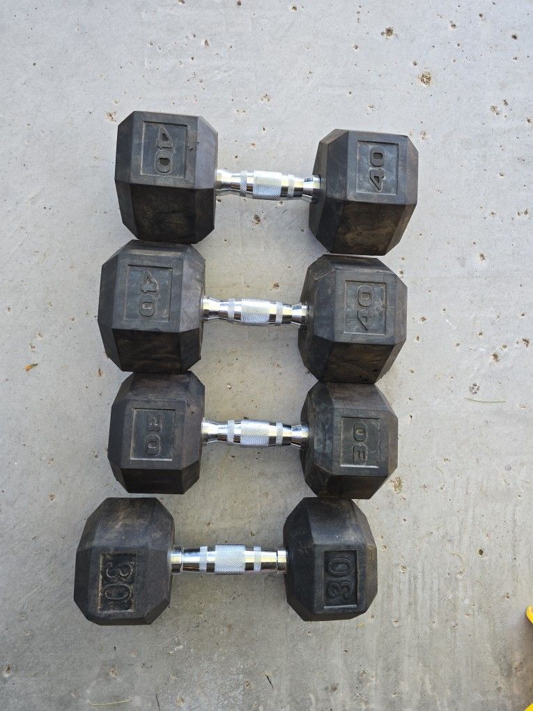HEX RUBBER DUMBELLS 40 AND 30LB