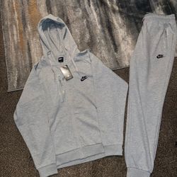 Grey Men Sweatsuit Size Large 