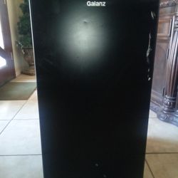 Galanz Mini Refrigerator 