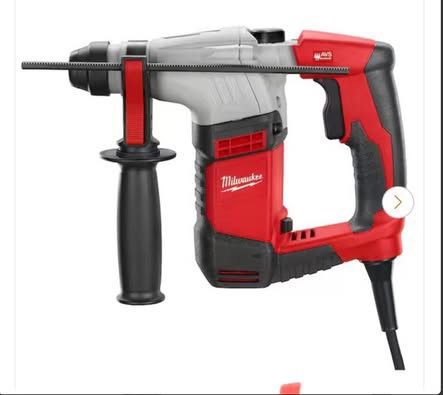 Milwaukee 5.5Amp 5/8in Corded SDS-PLUS Concrete/Masonry Rotary Hammer Drill Kit With Case