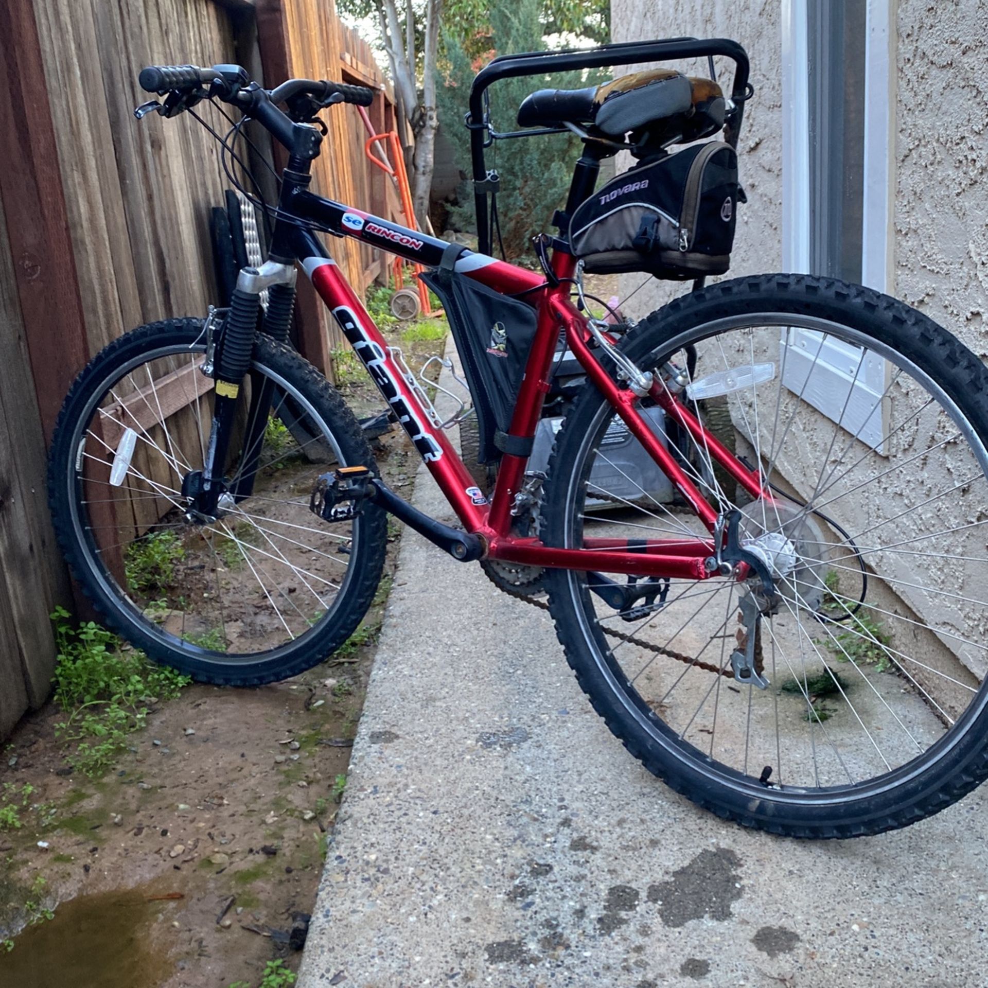 Giant SE Rincon Mountain Bike