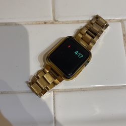 apple watch with gold band