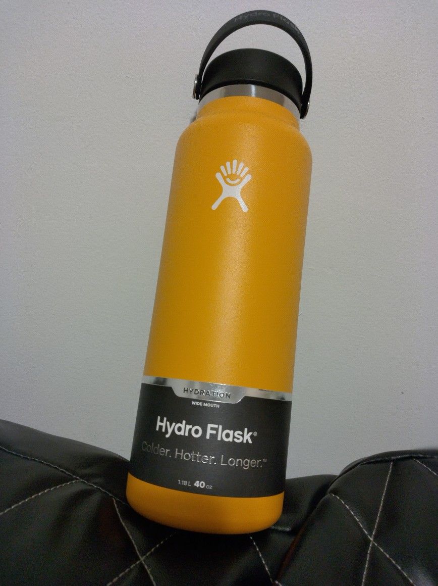 40 oz Stainless Steel Hydro Flask Pittsburgh Steelers Black and Gold Colors