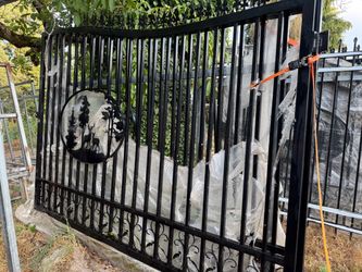 20’ Bi-Parting Driveway Gate – Metal