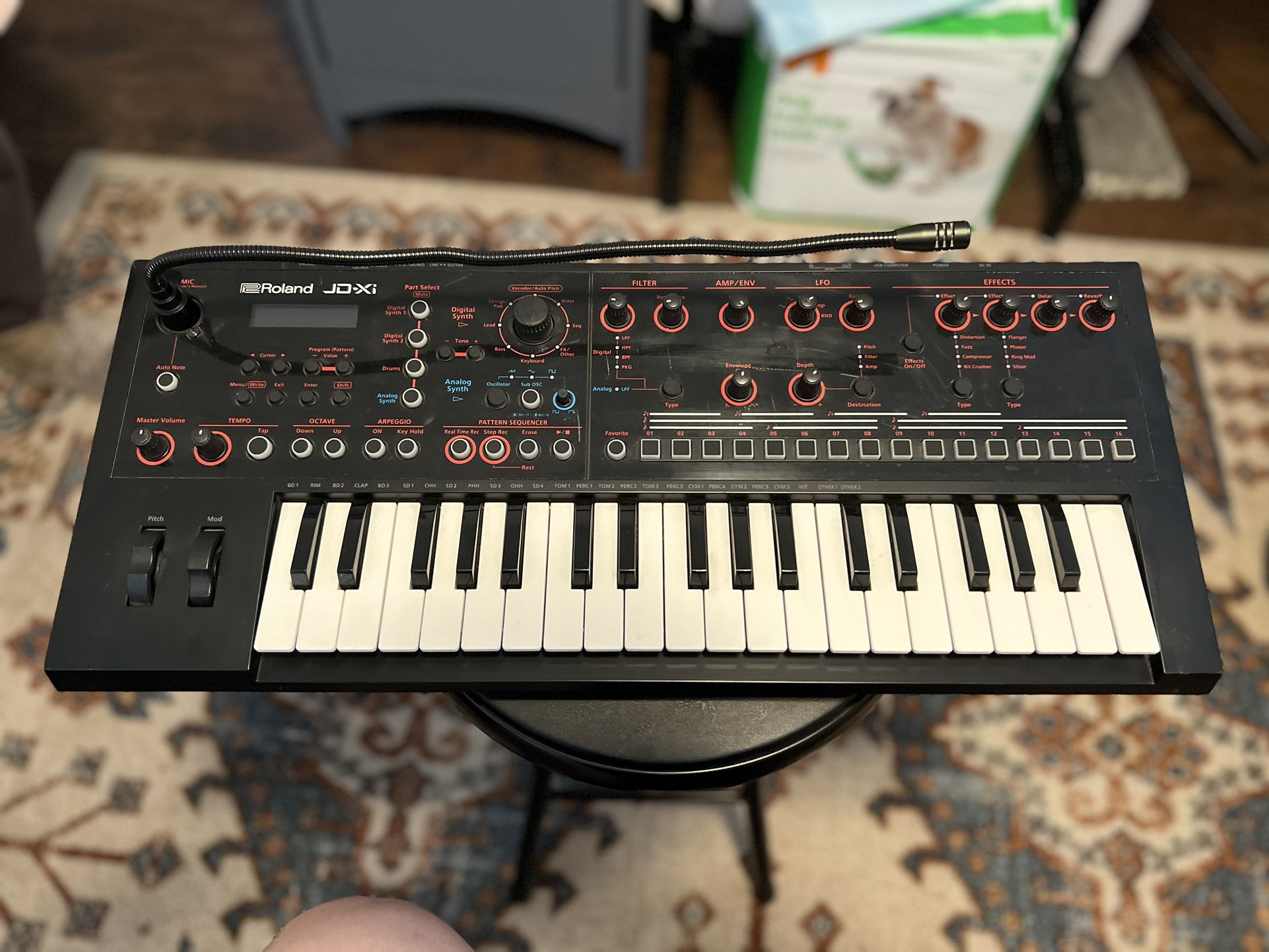 Roland JD-Xi Analog/Digital Synthesizer with Vocoder for Sale in El