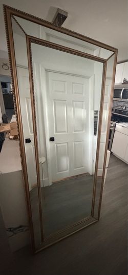 Floor mirror
