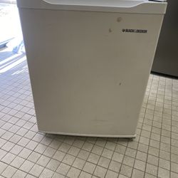 Mini Fridge 