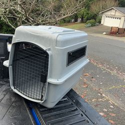 Medium Dog Kennel Crate Carrier Airline Approved like New 32”L by 20” W by 24”