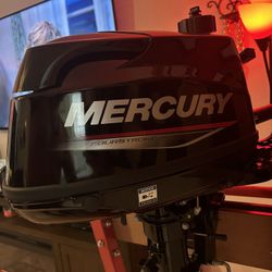 Mercury 4 Stroke Motor (((NEW))) 800$ 