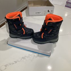 Carter Toddler Boots ..new In Box $10 