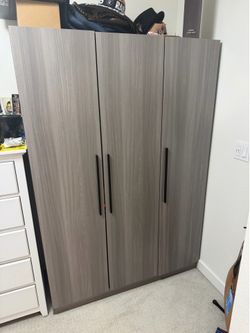 Wardrobe closet