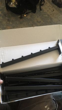Box of 10 BFPEAKY waterfall hooks for slatwall