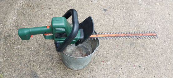 Black & Decker 22-in trimmer