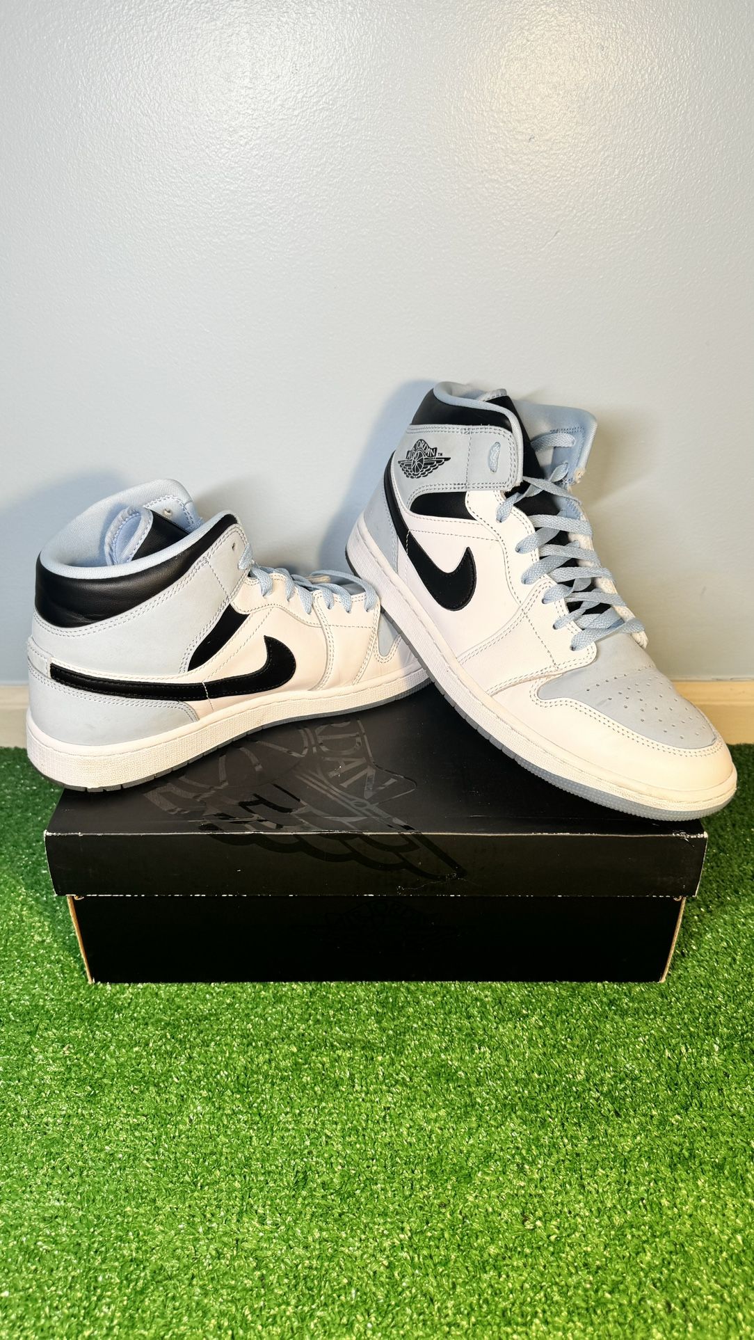 Air Jordan 1 Mid SE 'White Ice Blue'