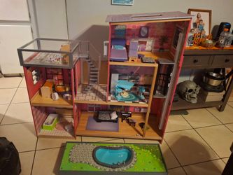 Vintage doll house