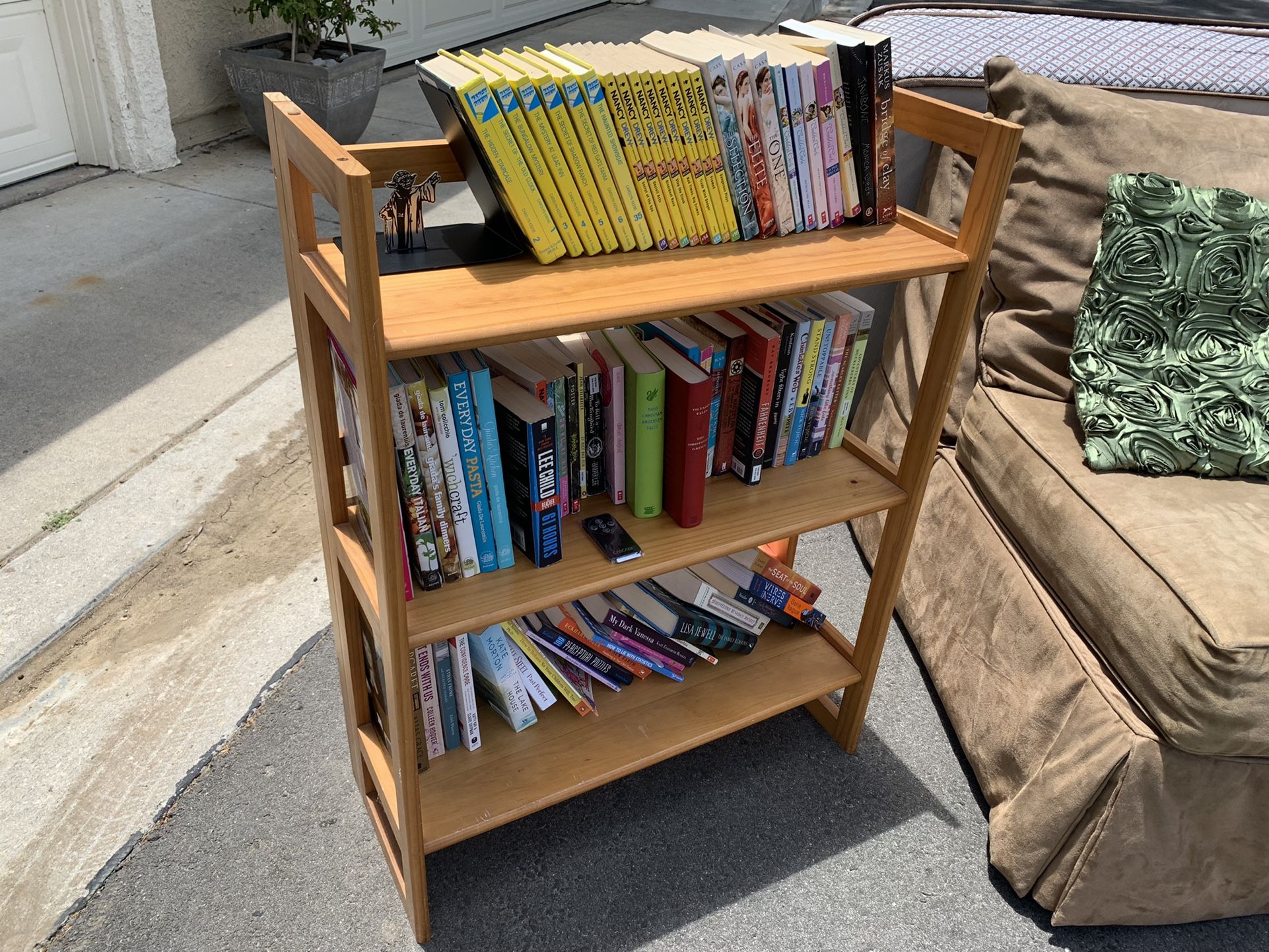 Compact Foldable Bookshelf for Sale in Agoura Hills, CA OfferUp