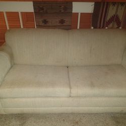 PULL OUT COUCH BED 
