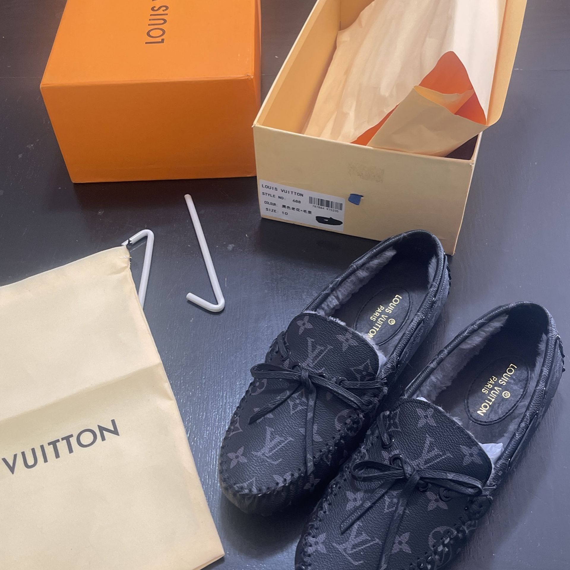 Louis Vuitton Black Leather Major Loafers Size 10M US 12.5 for Sale in  Parma, OH - OfferUp