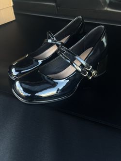 Women’s Shoes Size 8W