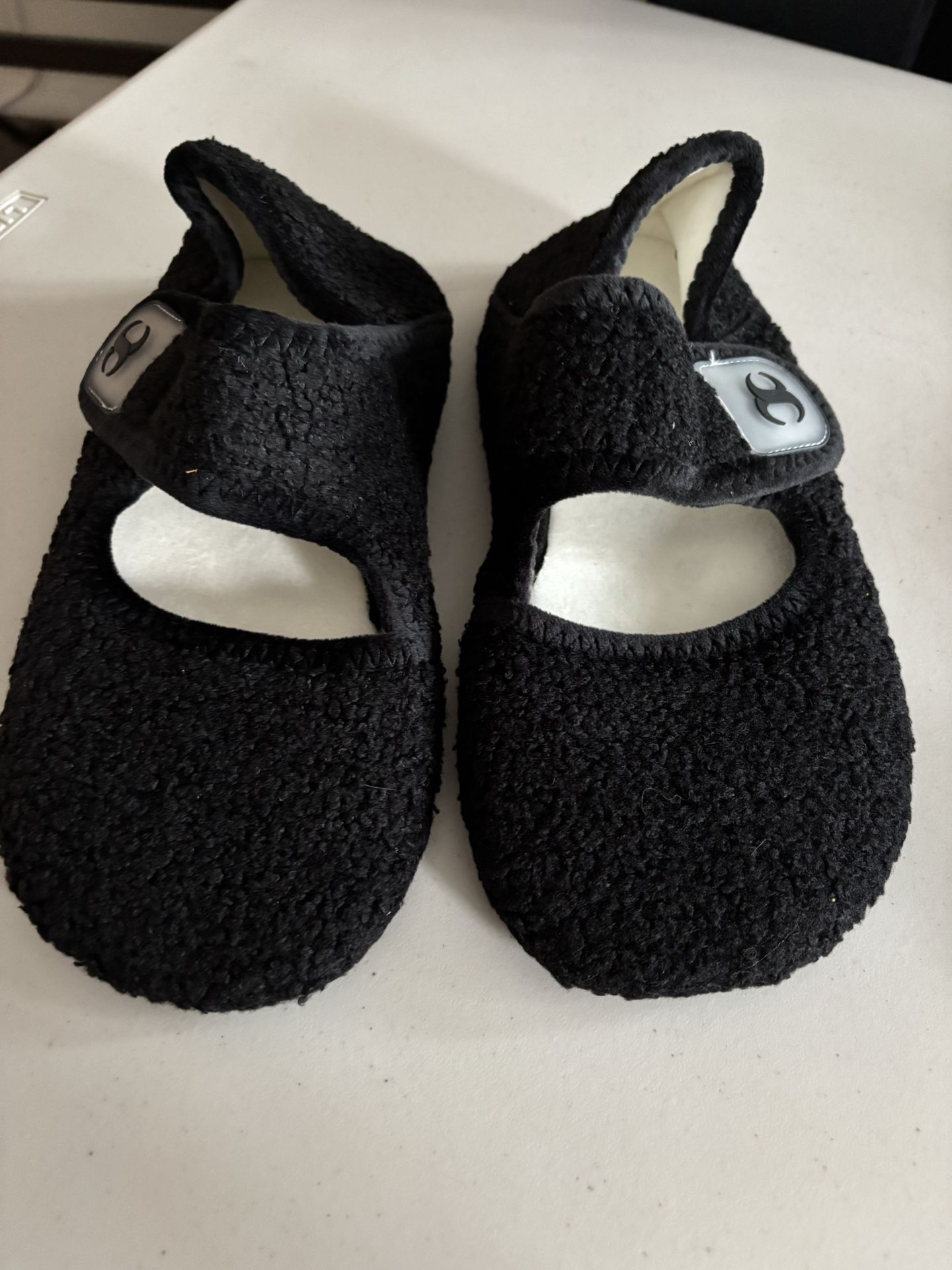 Woman’s Slippers 42-43 Size New No Tags Never Worn Flat