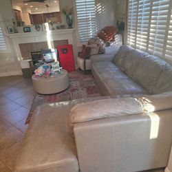 Steal - Large Leather Sectional - (Must go by Wed!)