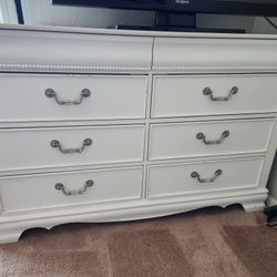 Queen Bedroom Set