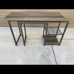 desk like new condition
