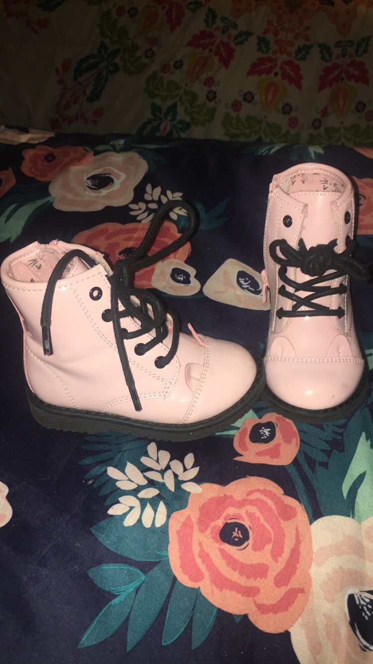 Toddler rain boots from the children’s place size 6c