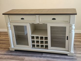 Mesa para vino o para televisión