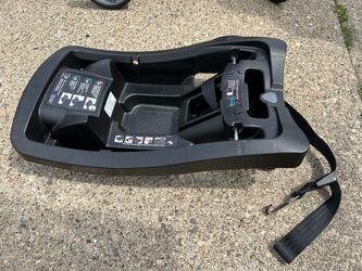 evenflo rear facing infant car seat Evenflo Revolve180 LiteMax NXT Rotational Infant Car Seat with SensorySoothe