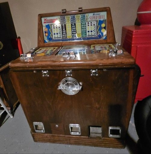 Keeney Vintage Slot Machine