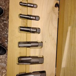 HANSON TAP & DIE SET.  1/8"NPT-1"NPT PIPE TAPS