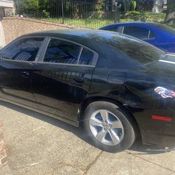 2014 Dodge Charger SXT Plus
