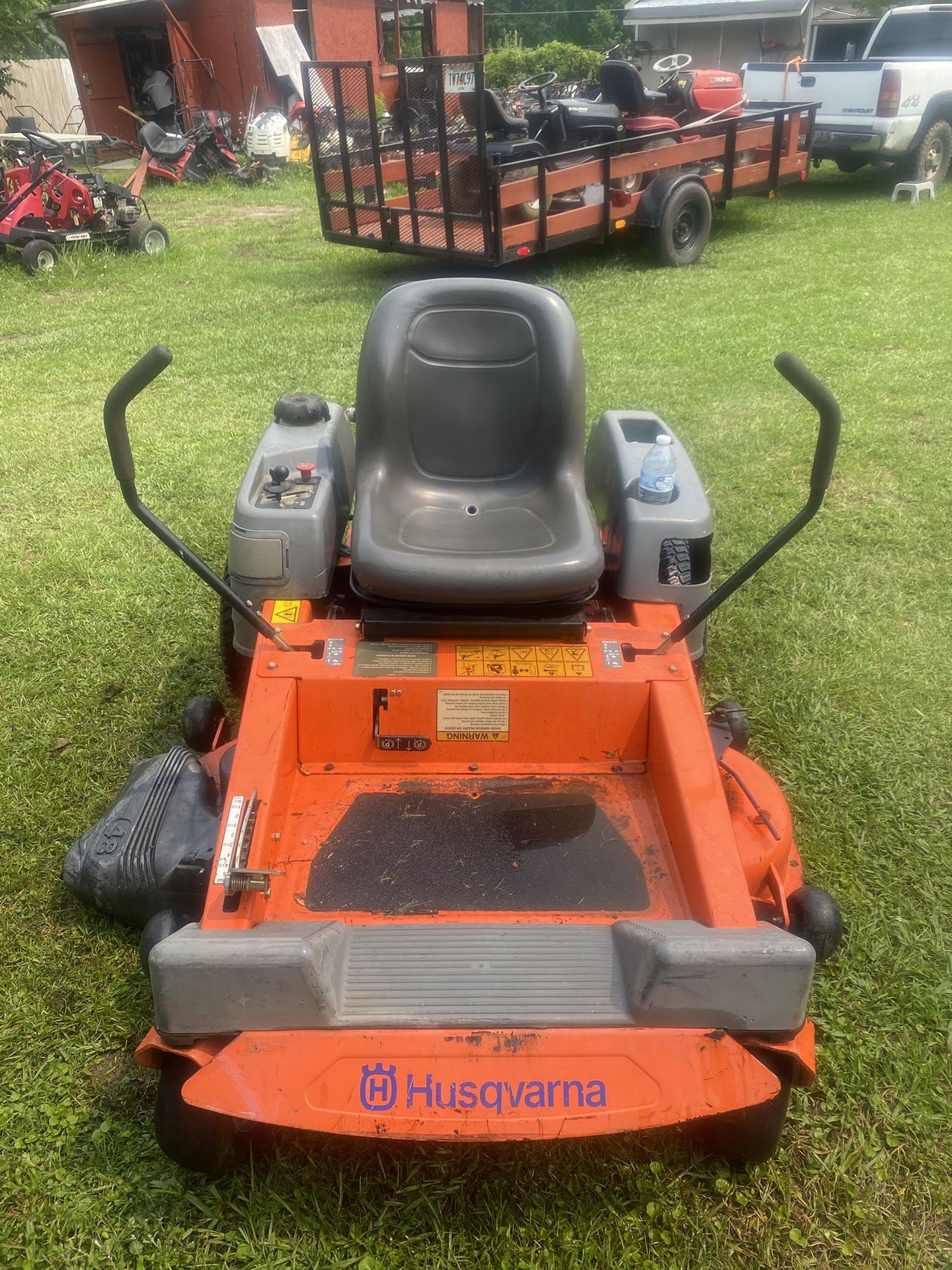 Huskavarna Zero Turn 48 Brand New Tires Belt Blade s Carburetor En Working Very Good