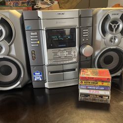 Sony Vacs three disc changer, dual cassette tape player AM/FM radio