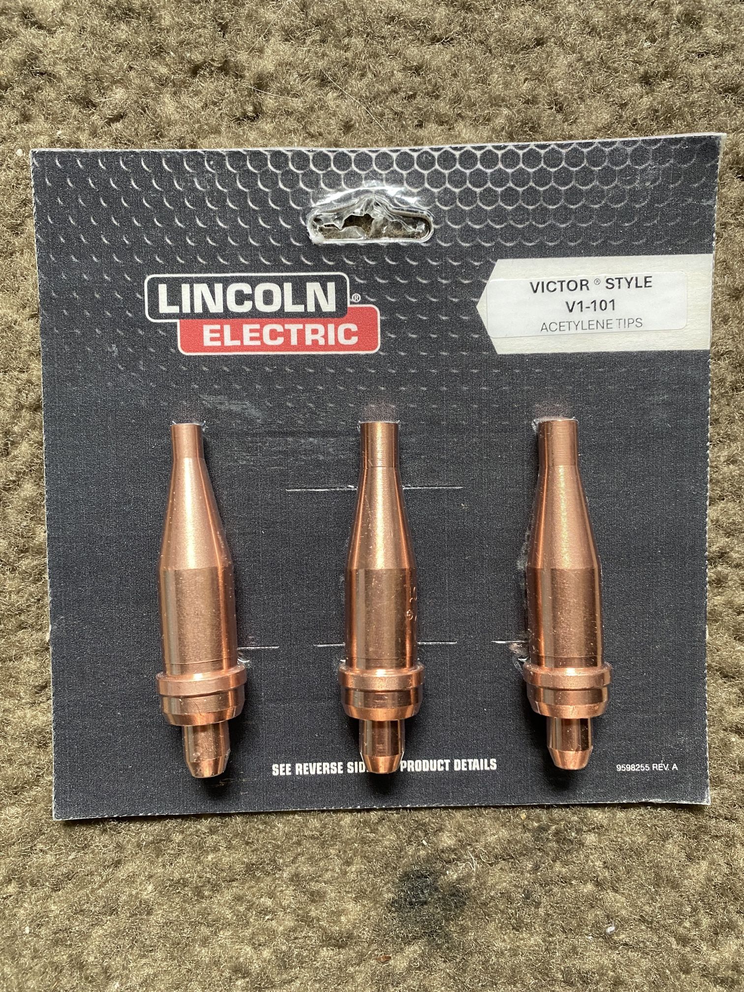 Lincoln Electric Medium-Duty Cutting Tips, 3-Pack, Acetylene (Victor Style), V3-101, Model# KH405