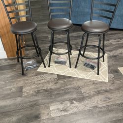 New Set Of 3 Barstools
