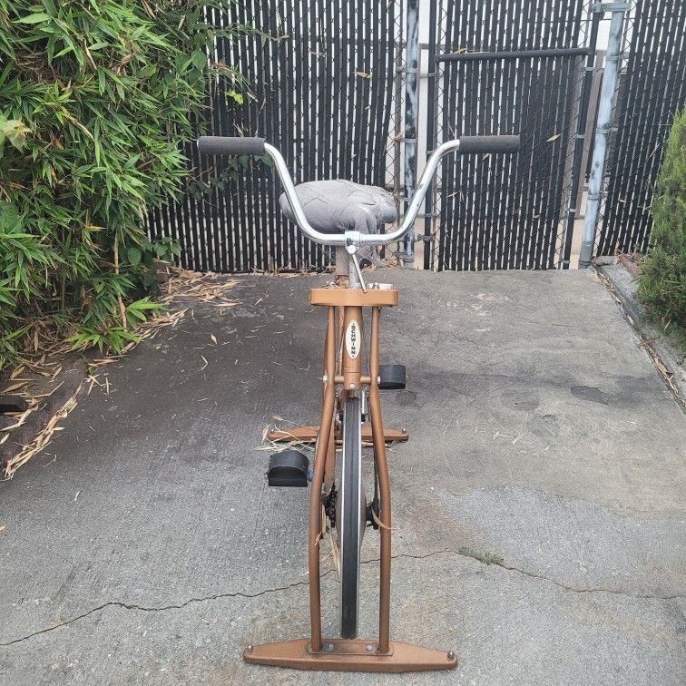 Vintage Schwinn XR-7 Stationary Exercise Bike – Retro Charm & Solid Build!