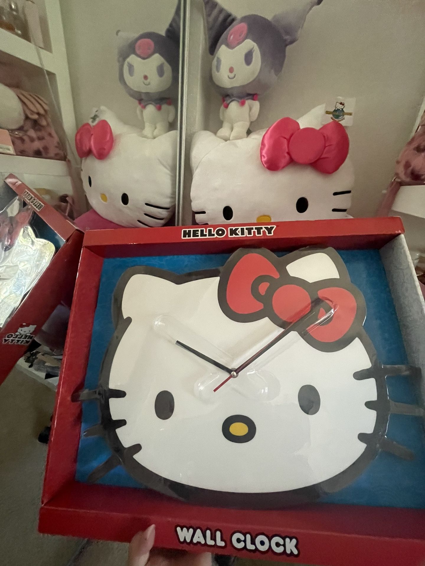 NEW Hello kitty Wall Clock
